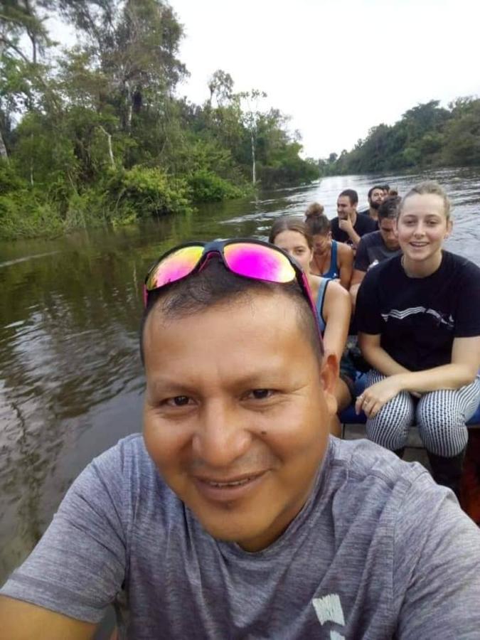 A&T Amazon Backpacker'S Bed and Breakfast Iquitos Exteriör bild