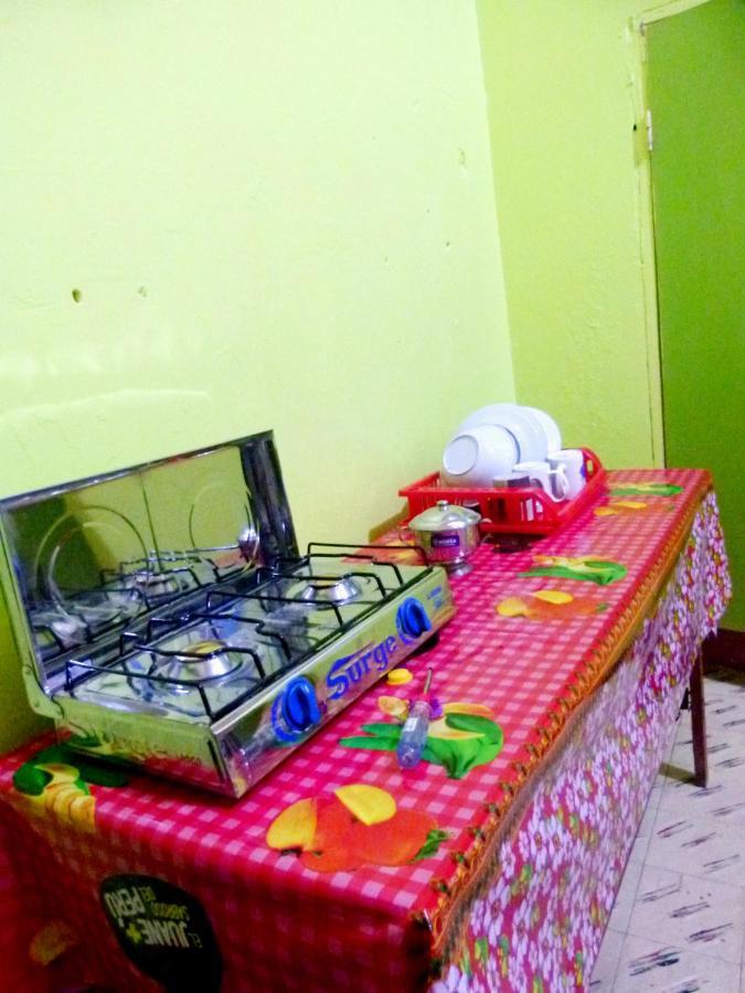 A&T Amazon Backpacker'S Bed and Breakfast Iquitos Exteriör bild