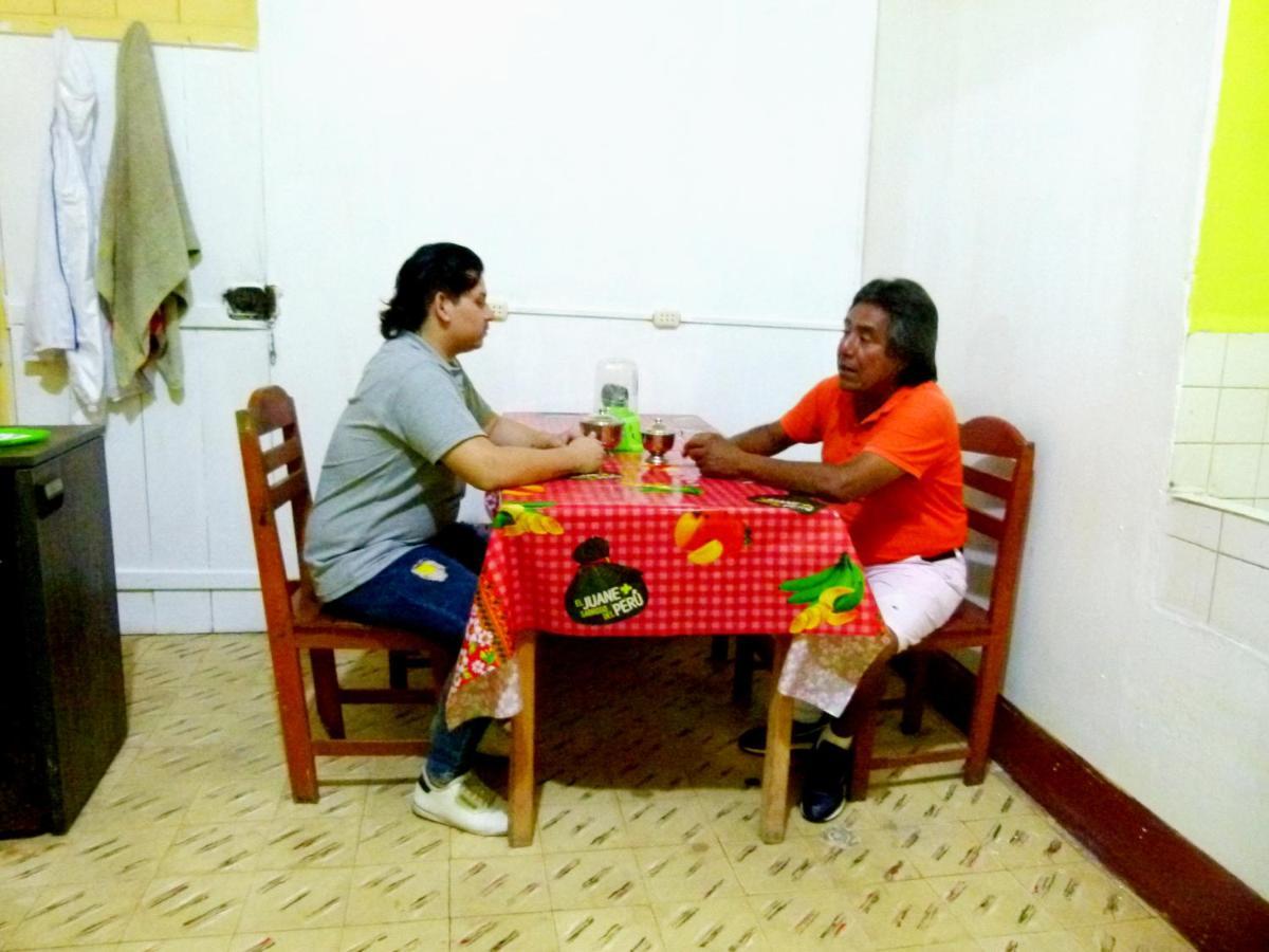 A&T Amazon Backpacker'S Bed and Breakfast Iquitos Exteriör bild