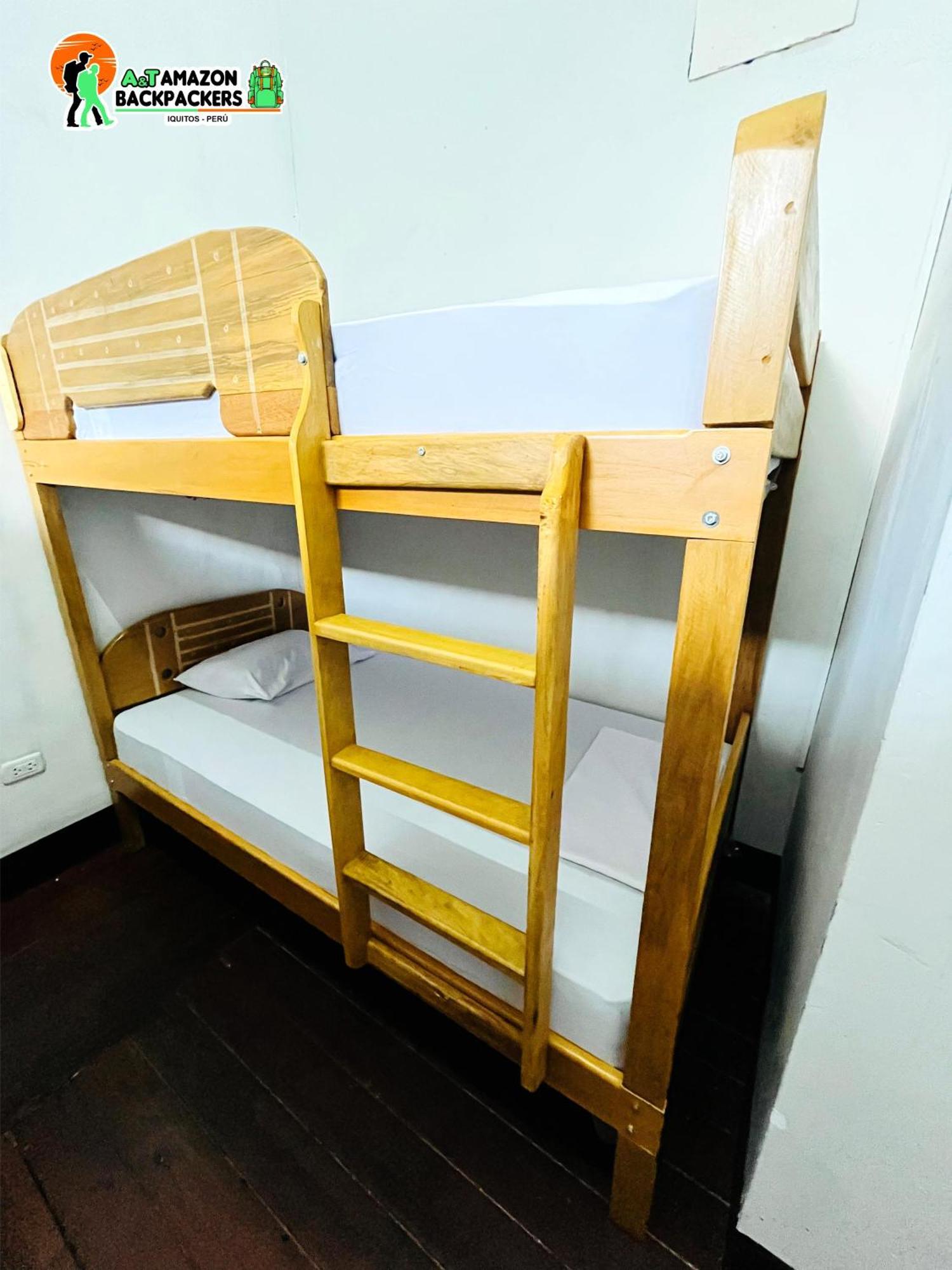 A&T Amazon Backpacker'S Bed and Breakfast Iquitos Exteriör bild