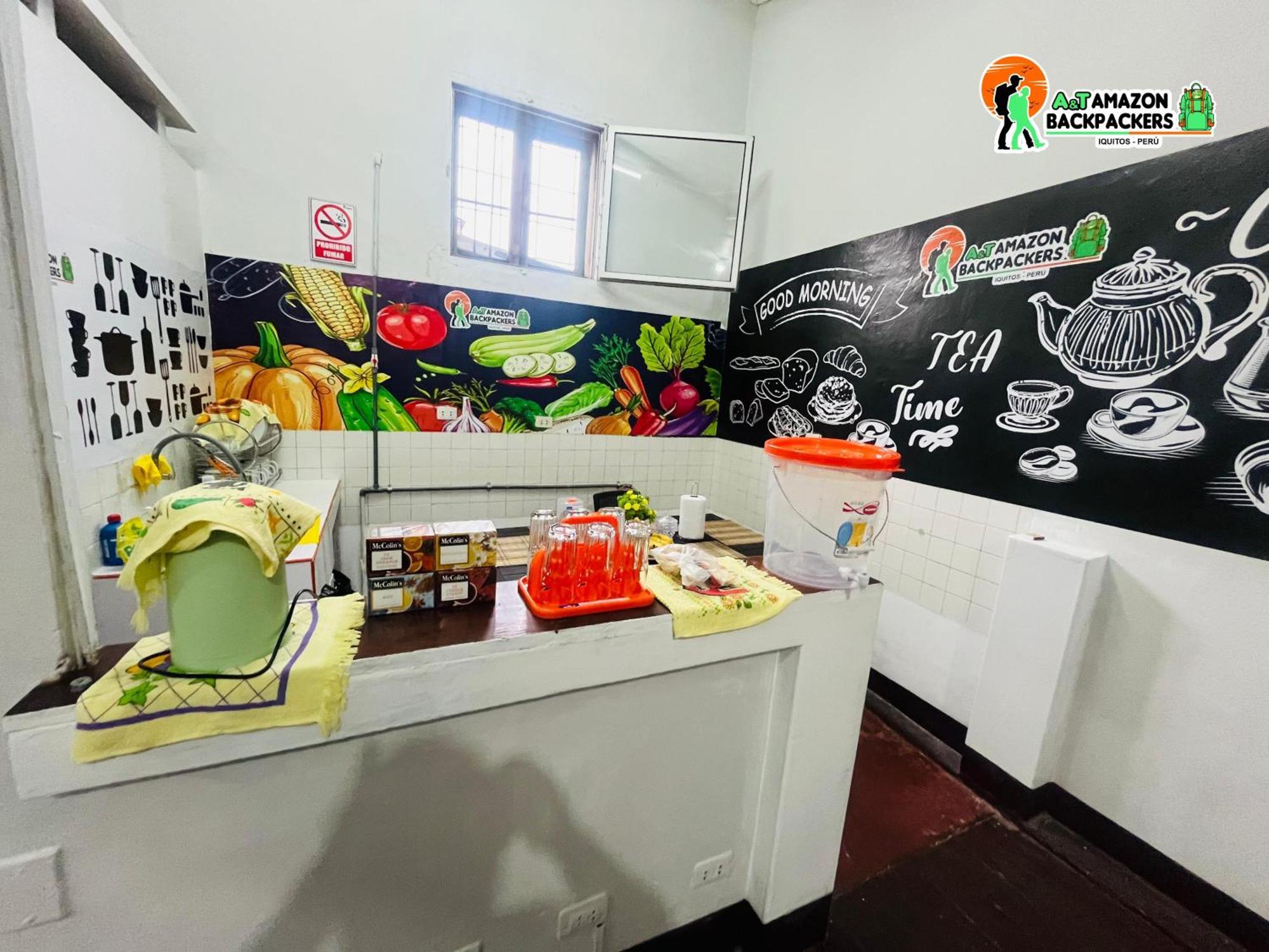 A&T Amazon Backpacker'S Bed and Breakfast Iquitos Exteriör bild