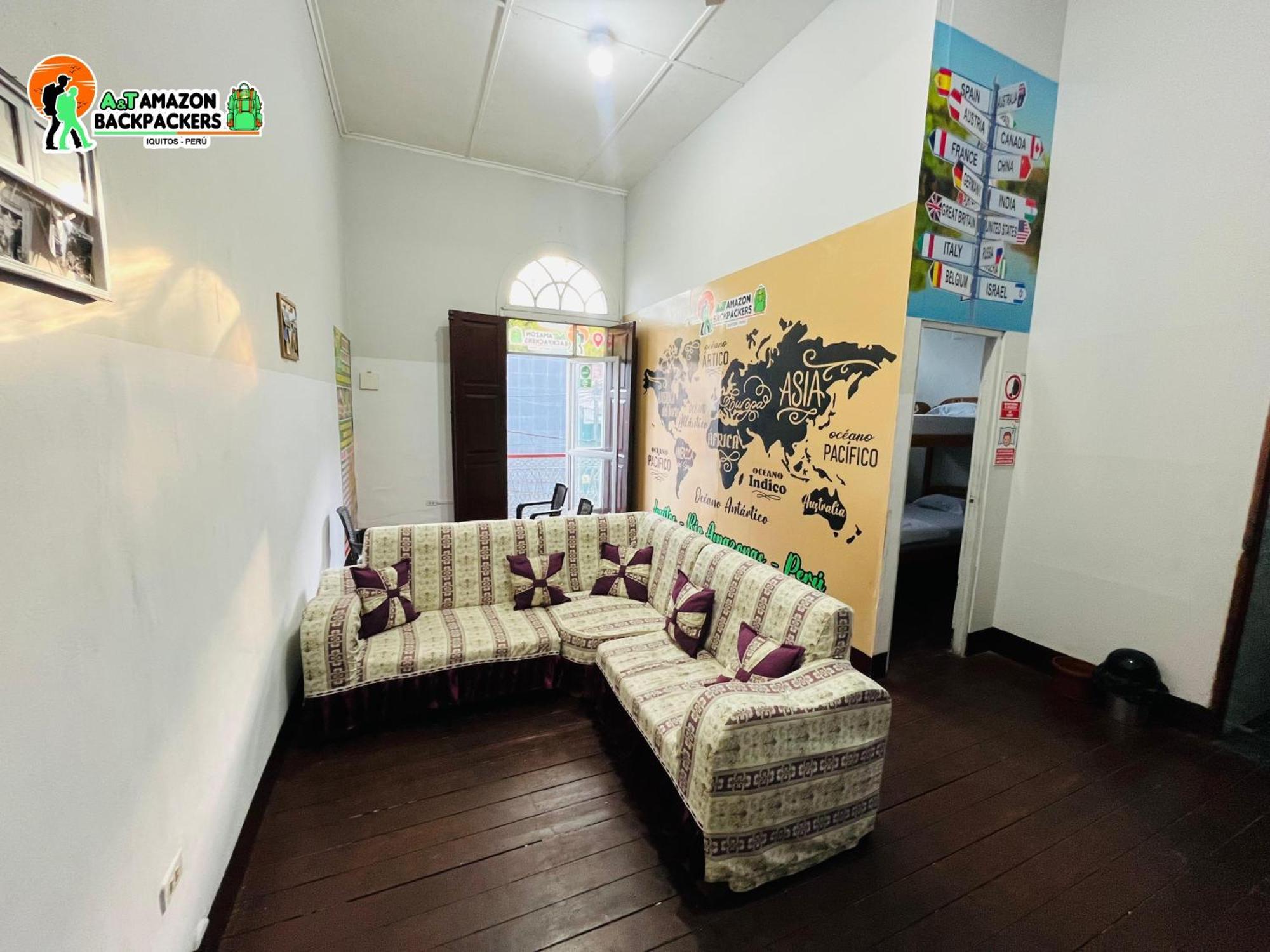 A&T Amazon Backpacker'S Bed and Breakfast Iquitos Exteriör bild