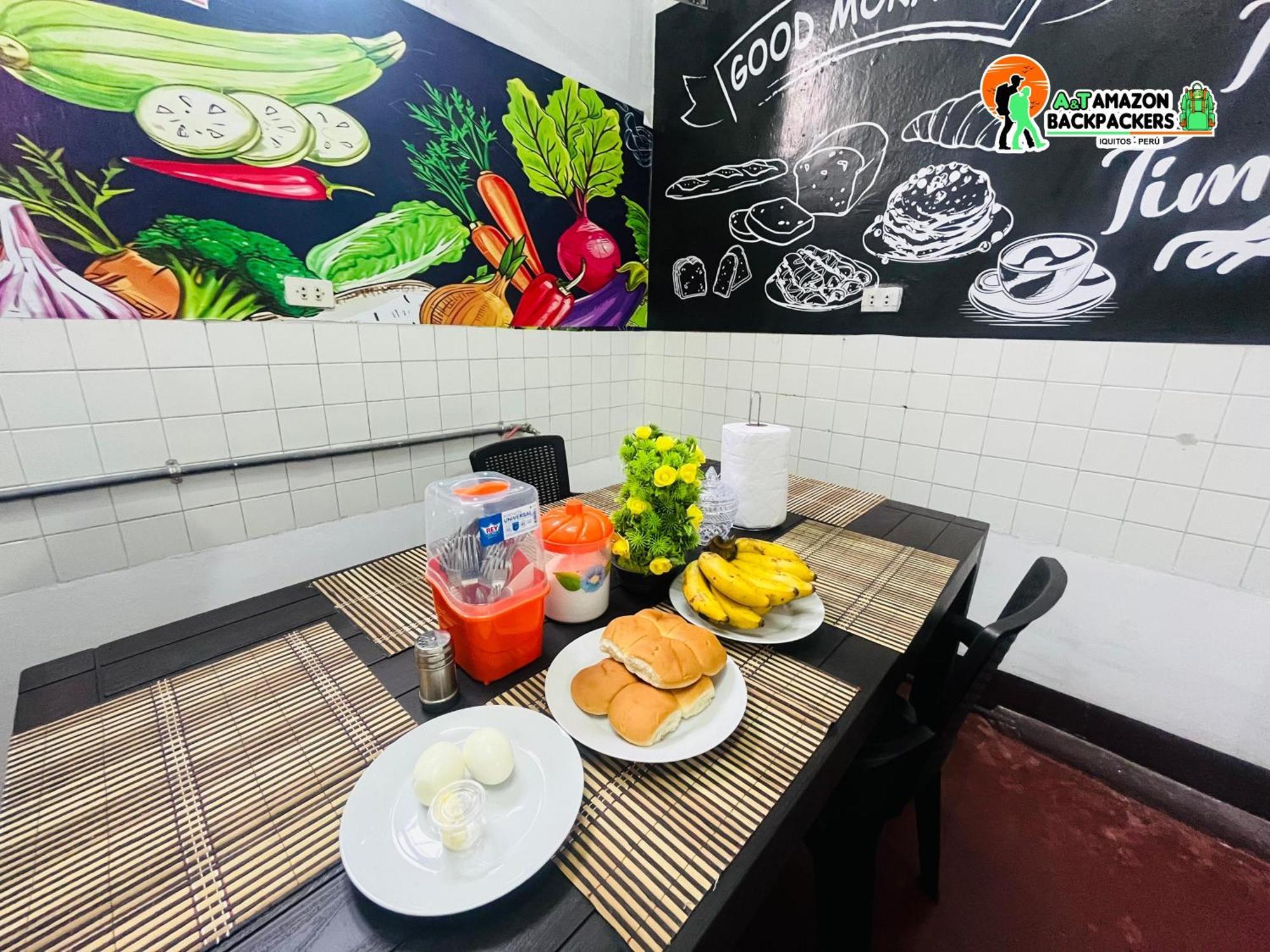 A&T Amazon Backpacker'S Bed and Breakfast Iquitos Exteriör bild