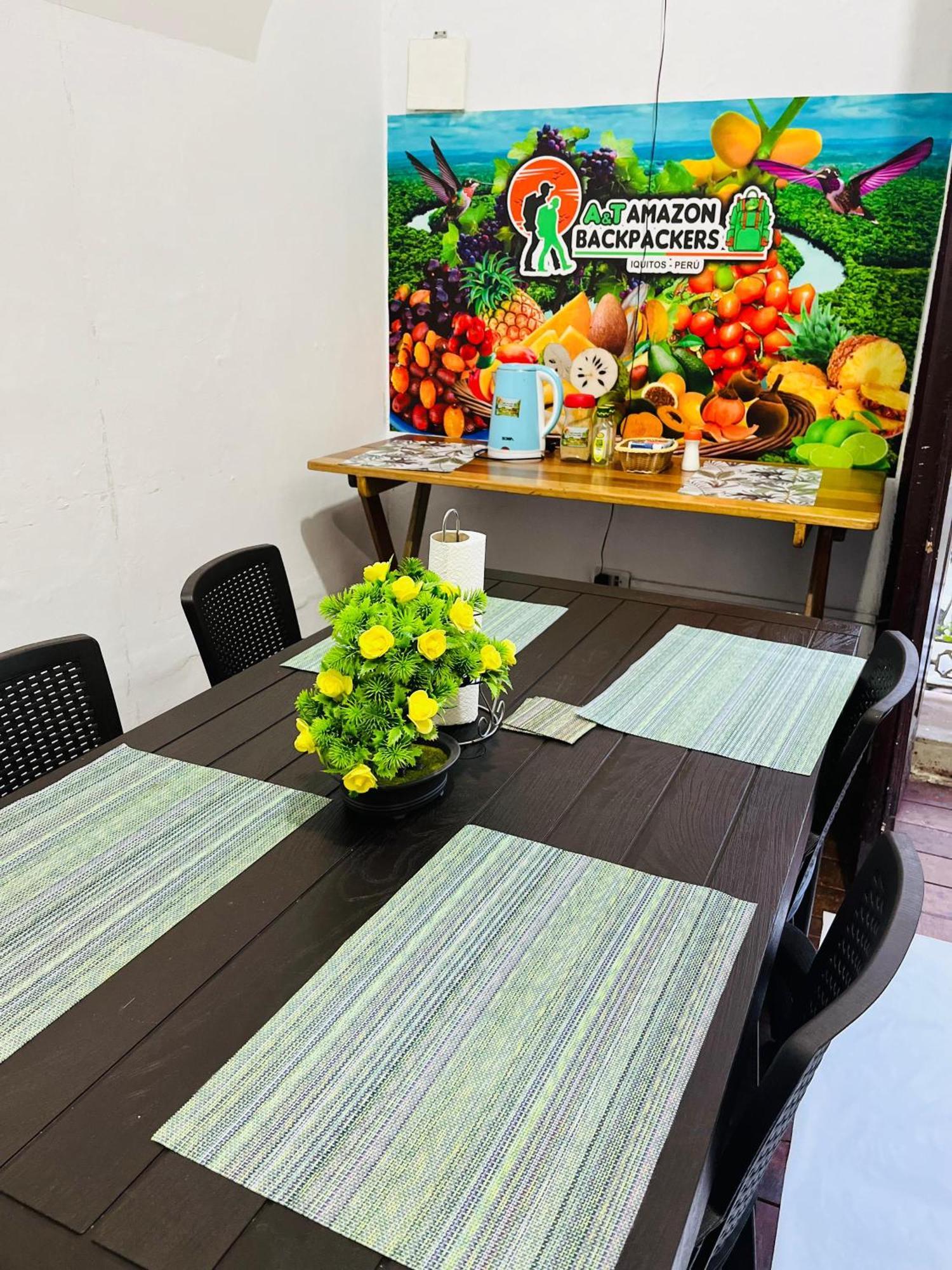 A&T Amazon Backpacker'S Bed and Breakfast Iquitos Exteriör bild